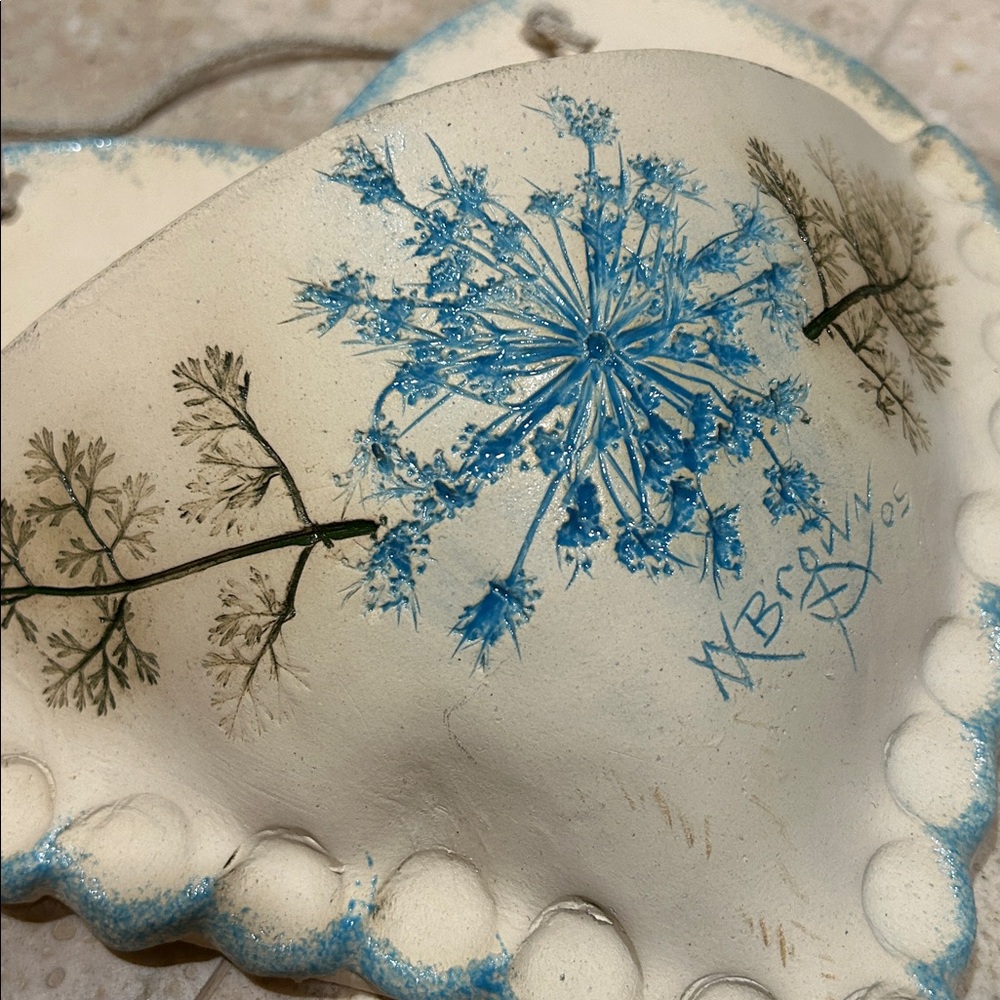 Ceramic heart-shaped pottery wall pocket Vase - Picture 5 of 9